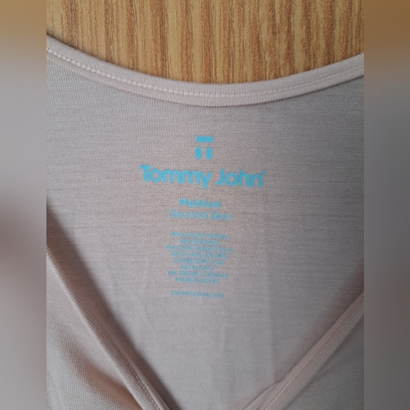 🌈Tommy John, Medium, Nude - Picture 2 of 3